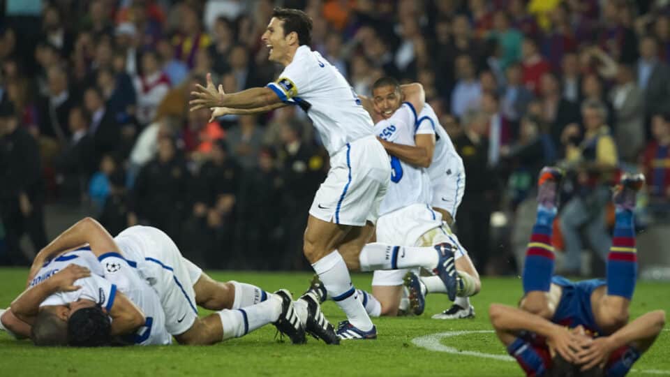 No sufoco, Inter passa pelo Barça e está na final