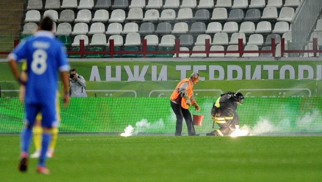 Obrigado a jogar em Moscou, Anzhi &eacute; alvo de racismo