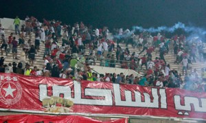 CAF expulsa Étoile du Sahel por invasão de campo