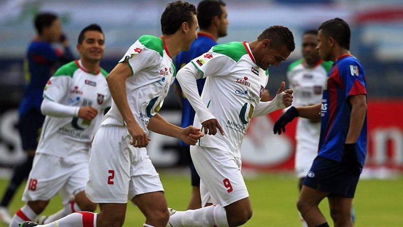 Brasileiro marca tr&ecirc;s em vit&oacute;ria da LDU Loja na Sul-Americana