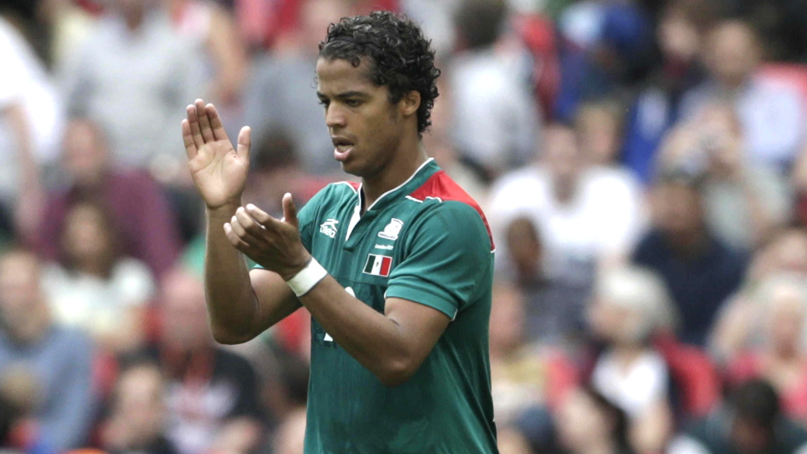 Giovani dos Santos est&aacute; fora da final contra o Brasil