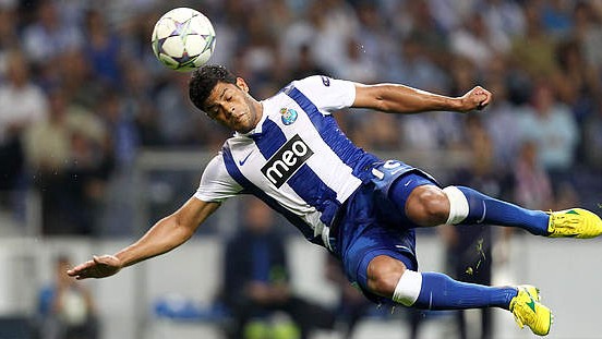 Drag&atilde;o feroz: Porto atropela Vit&oacute;ria de Guimar&atilde;es