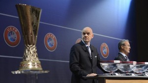 Uefa adia sorteio do mata-mata da Liga dos Campeões