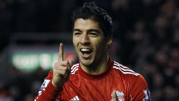 Luis Su&aacute;rez renova contrato com o Liverpool