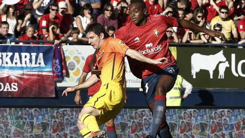 Bar&ccedil;a sofre, mas Messi decide e time vence Osasuna