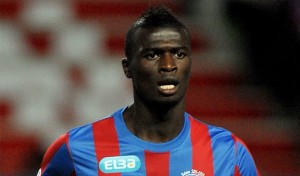 Caen anuncia venda do atacante Niang ao Milan