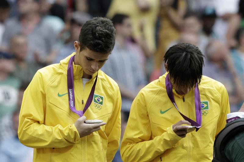 Neymar, Oscar e Lucas: tr&ecirc;s meninos mimados