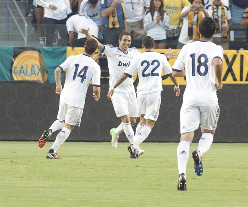 Com Kak&aacute; titular, Real Madrid goleia LA Galaxy em amistoso