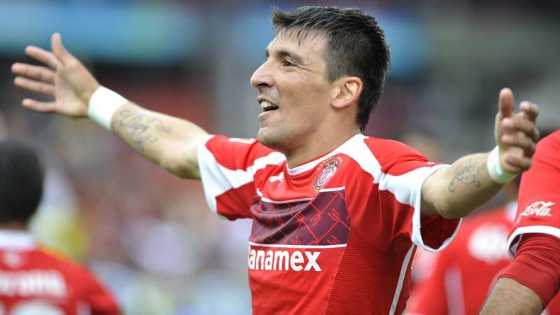 Toluca vence a quinta seguida e abre vantagem