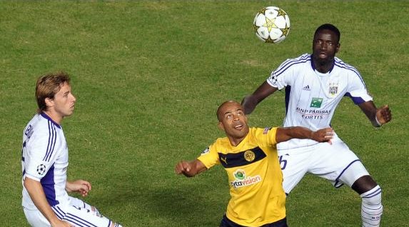 A zebra que vem do Chipre: AEL surpreende Anderlecht em Nic&oacute;sia