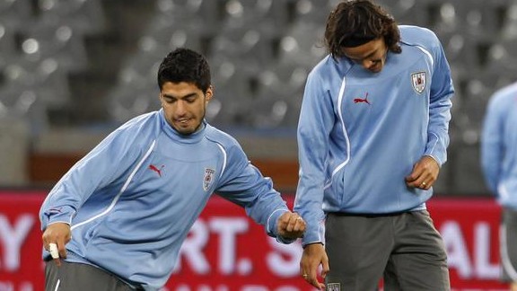 Cavani e Su&aacute;rez s&atilde;o poupados de amistoso do Uruguai