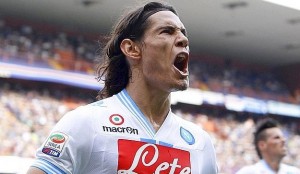 Cavani garante triunfo sobre a Samp e Napoli se iguala à Juve