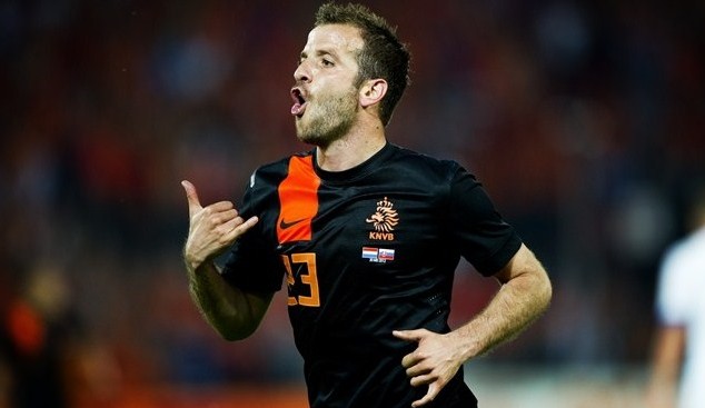 Van der Vaart e Afellay voltam &agrave; sele&ccedil;&atilde;o da Holanda