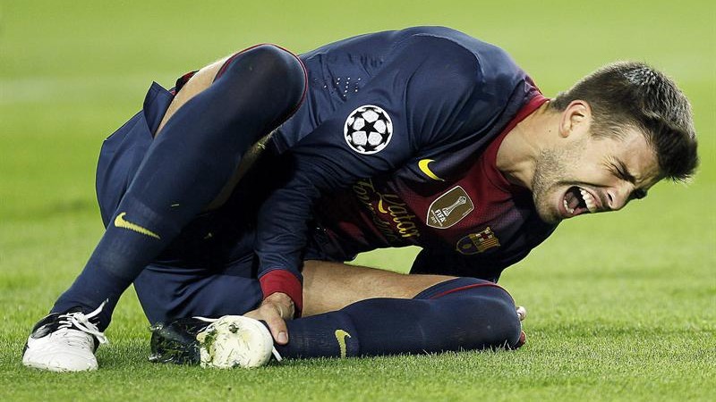Piqué não é relacionado e fica fora do clássico