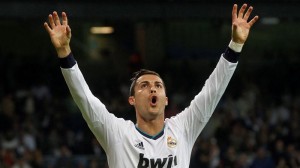 Arrebentou! CR7 faz três, Kaká volta e Real goleia Deportivo