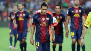 Adriano desfalca o Barcelona contra o Sevilla