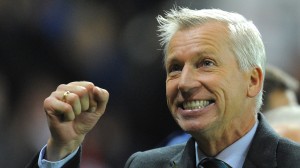 Newcastle renova contrato de Alan Pardew por oito anos