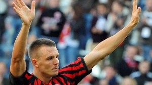 Eintracht Frankfurt vence e é vice-líder da Bundesliga