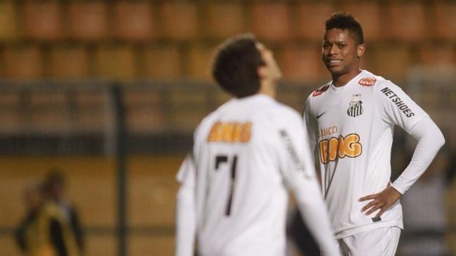 Libertadores atrapalhou mais Santos que Corinthians