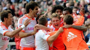 Golaço de Luiz Gustavo abre caminho da vitória do Bayern