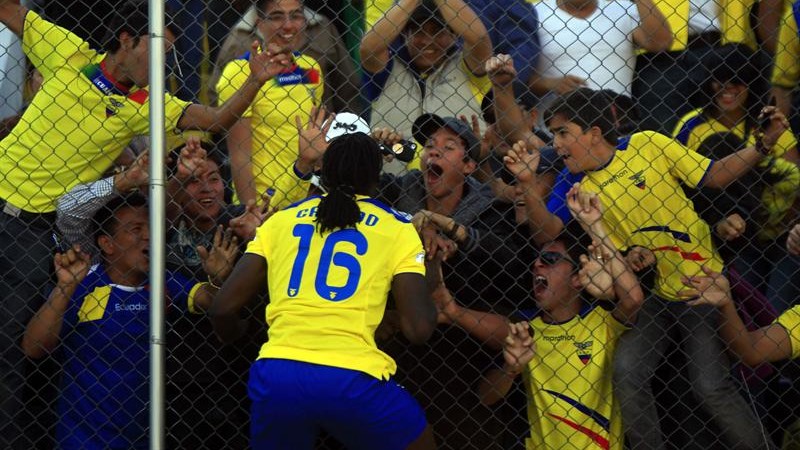 Com gol de pênalti, Equador vence Bolívia em casa