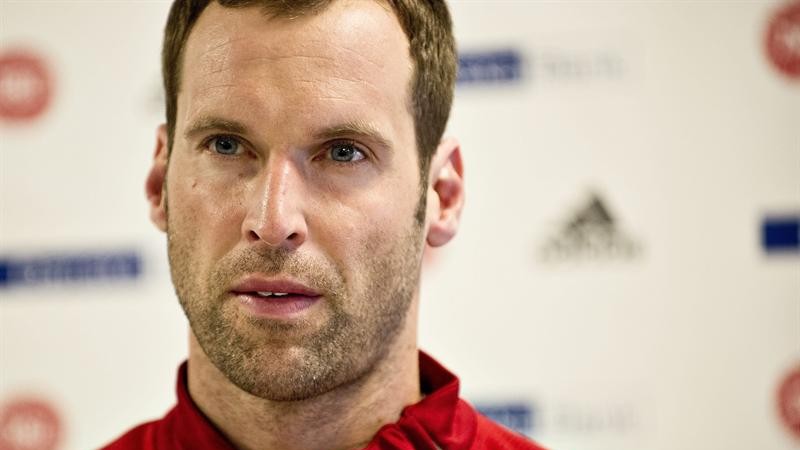 Cech precisa de cirurgia, diz m&eacute;dico da Rep. Tcheca