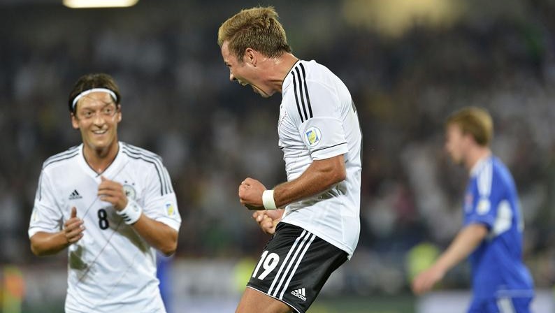 G&ouml;tze e Podolski t&ecirc;m les&otilde;es leves, mas jogam na sexta