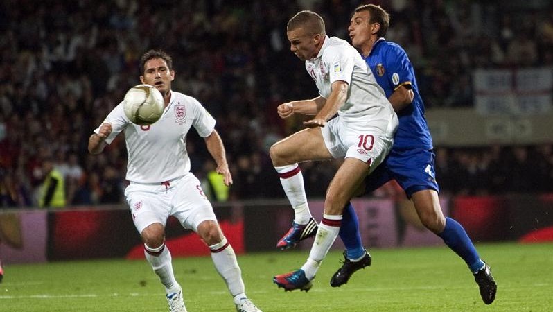 Com dois de Lampard, Inglaterra atropela Moldova