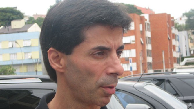 Chegada de Mauro Galv&atilde;o p&otilde;e ainda mais press&atilde;o em Daniel Freitas no Vasco