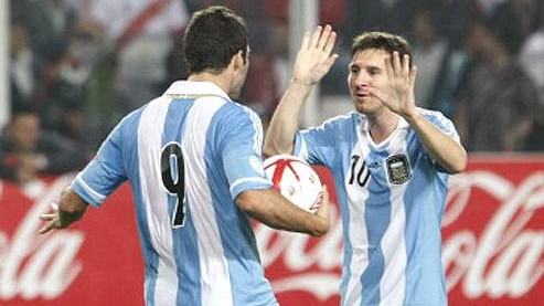 “Messi e Higuaín são duas meninas” diz zagueiro peruano