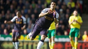 Suárez comanda goleada do Liverpool contra o Norwich