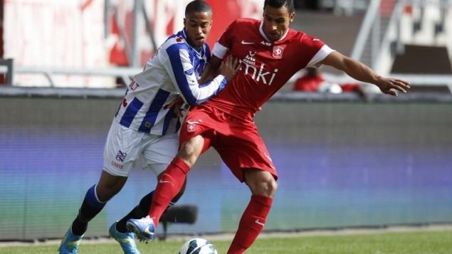 100%: Twente vence e chega a seis vit&oacute;rias em seis jogos