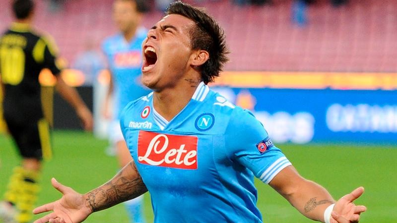 Vargas marca três na vitória do Napoli contra AIK