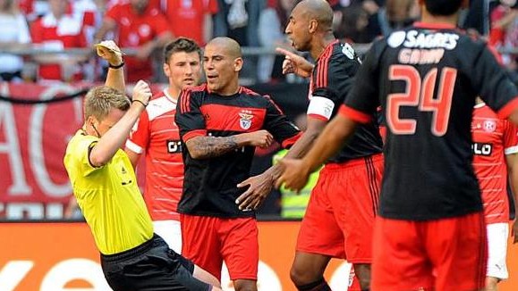 Fifa acata suspensão e Luisão fica fora da LC por dois meses