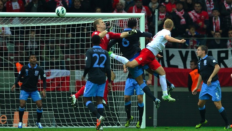 Sem chuva, com pouco futebol: Inglaterra empata com Pol&ocirc;nia