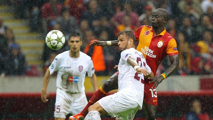 Felipe Melo perde pênalti e Galatasaray engole empate contra o Cluj