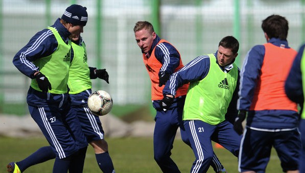 Atletas do Dynamo s&atilde;o alvos de ataque com armas de paintball