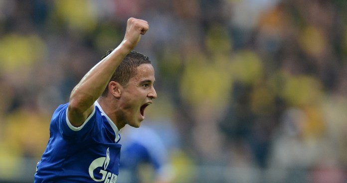 Schalke desbanca Dortmund na casa do rival