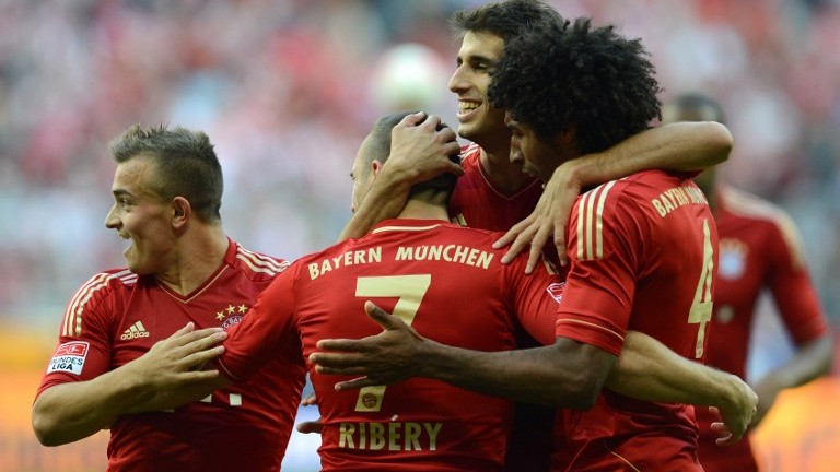 Com dois de Rib&eacute;ry, Bayern ganha &ldquo;feio&rdquo; a 7&ordf; seguida