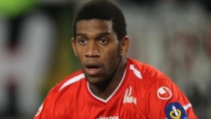 Especulado no Corinthians, Gil nega acerto. “Não sei de nada”