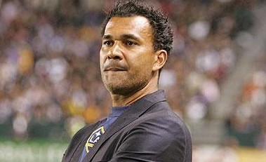 Gullit: &ldquo;O racismo aumentou no futebol europeu&rdquo;