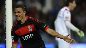 Benfica detona Gil Vicente e pressiona Porto