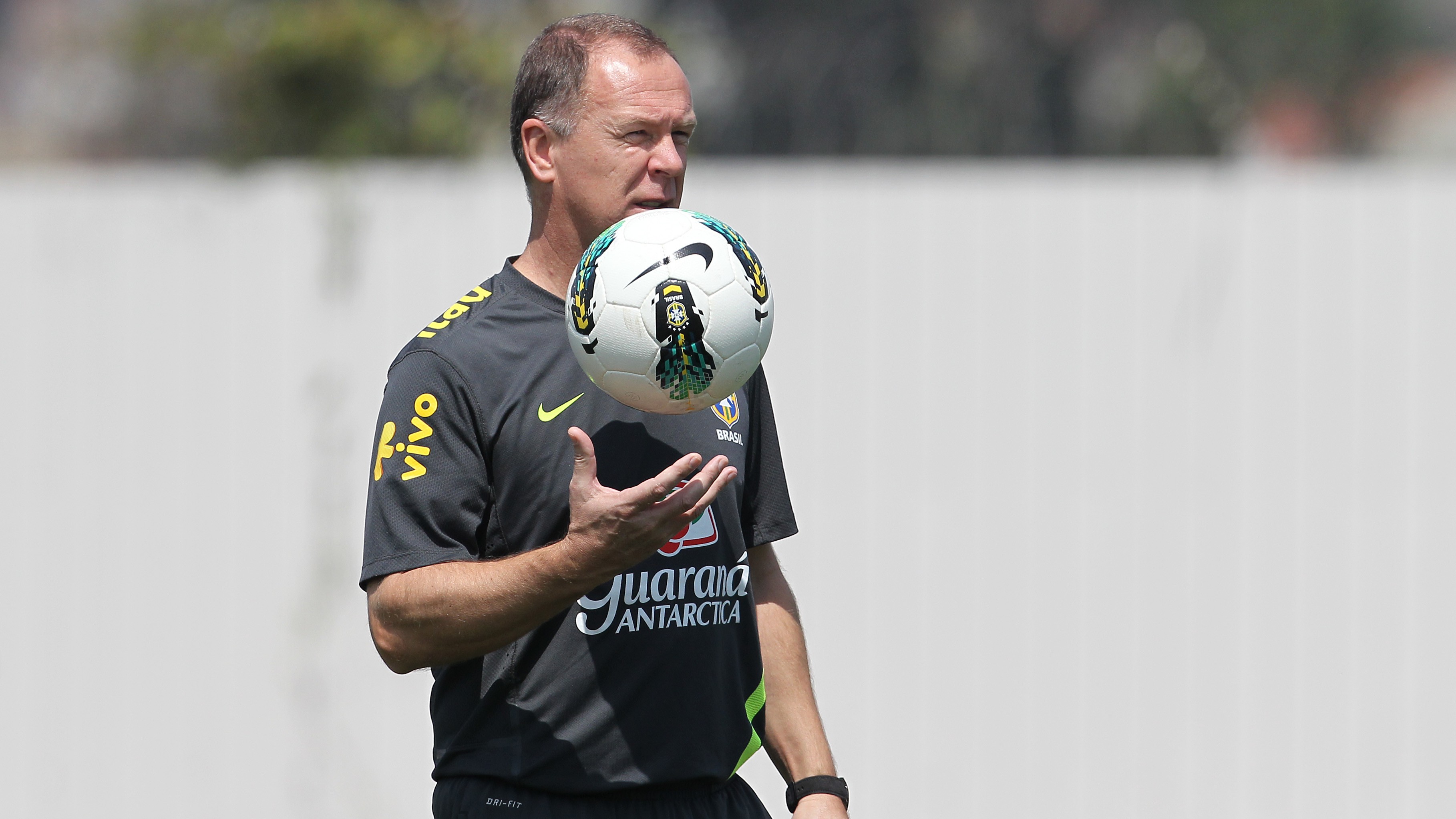 Caiu, Mano. A guerra na CBF está aberta