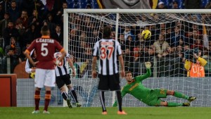 Di Natale artilheiro! Em pênalti polêmico, Udinese vence Roma