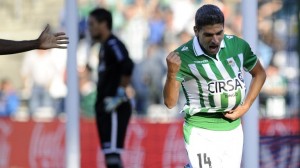 Salve, Sevilla! Betis bate Valencia e sobe para 4º