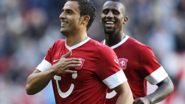 Twente segue soberano na Holanda ao vencer AZ