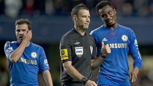 Árbitro de United x Chelsea é excluído da rodada da EPL