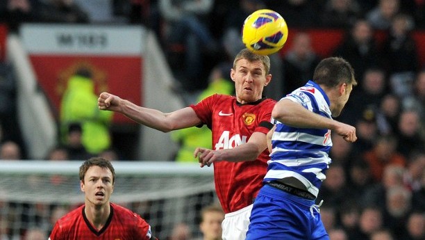 Aqui n&atilde;o! De virada, United mostra ao QPR quem manda