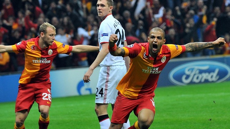 Cheio de reservas, United &eacute; presa f&aacute;cil para o Galatasaray