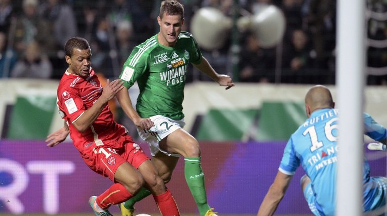 Despontando: Saint-&Eacute;tienne supera Valenciennes e &eacute; novo l&iacute;der